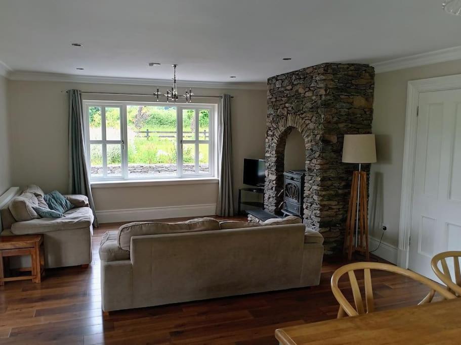 Conveniently Located House To Enjoy All Of Kerry Tralee Exterior foto