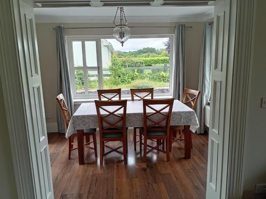 Conveniently Located House To Enjoy All Of Kerry Tralee Exterior foto