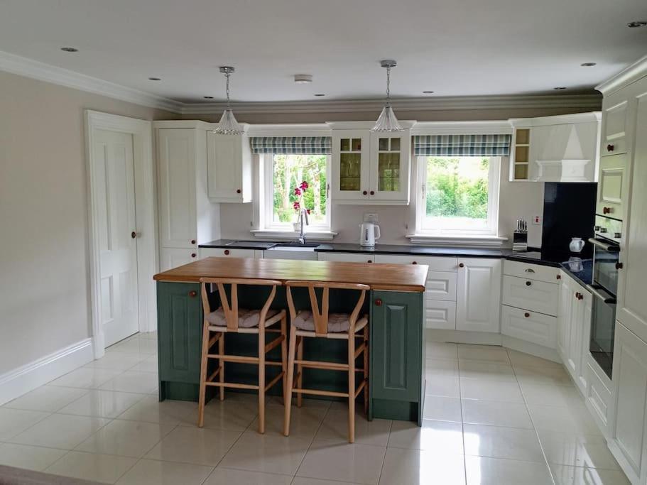 Conveniently Located House To Enjoy All Of Kerry Tralee Exterior foto
